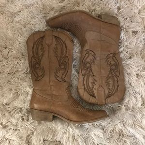 Cowboy boots size 6.5